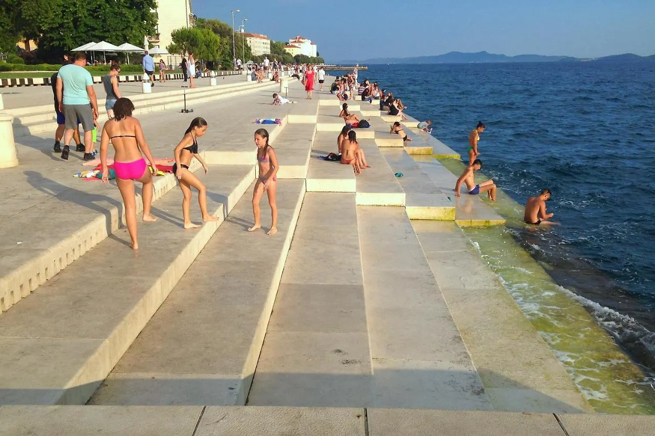 Apartments By The Sea Zadar - 19336 0*,